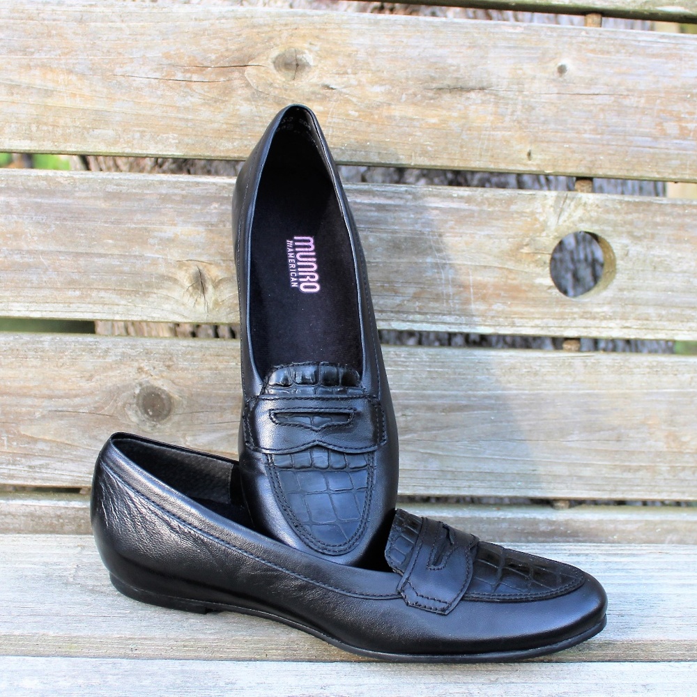 Munro Black Flats Shoes